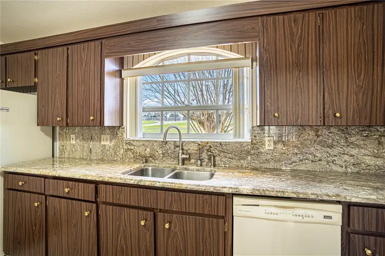 1815 ADAMS BARN RD — photo 4