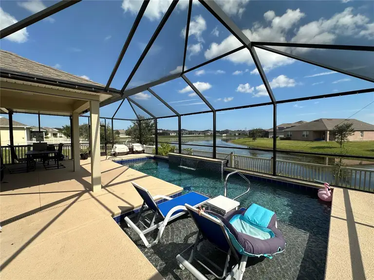 280 MORAY DR SW — photo 4