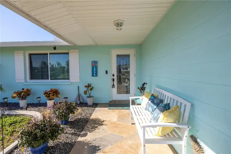 1956 GREENLAWN DR — photo 3