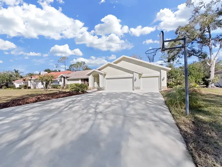 6205 IROQUOIS CT — photo 5