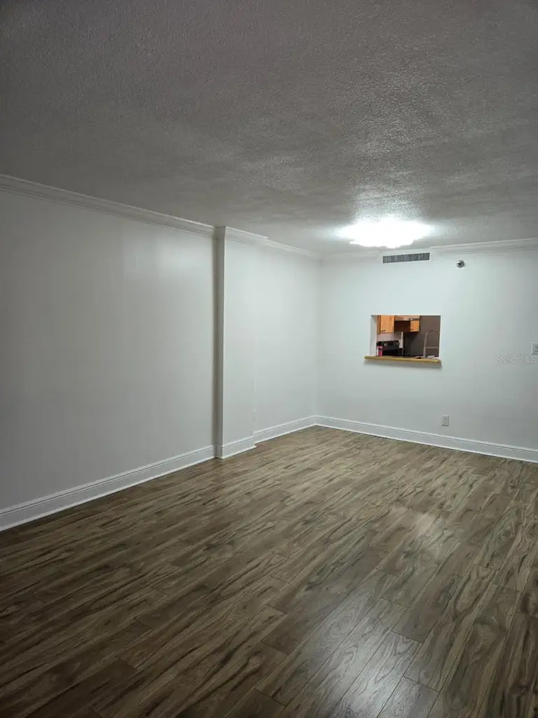 201 W LAUREL ST #204 — photo 5