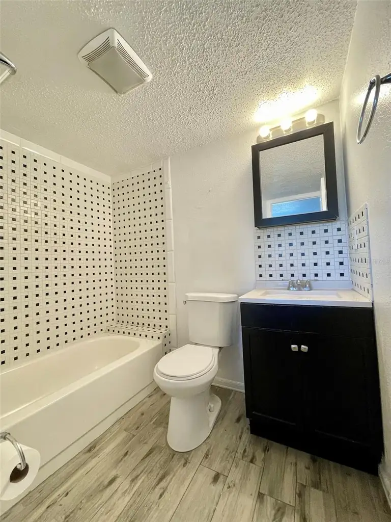 4139 DOLPHIN DR — photo 5
