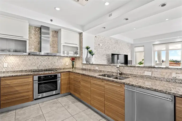 500 PLANTATION DR #1-408 — photo 4