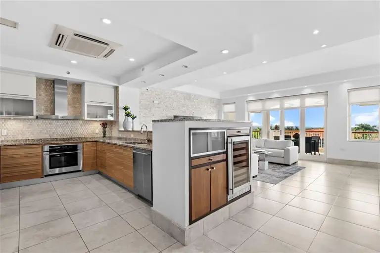 500 PLANTATION DR #1-408 — photo 5