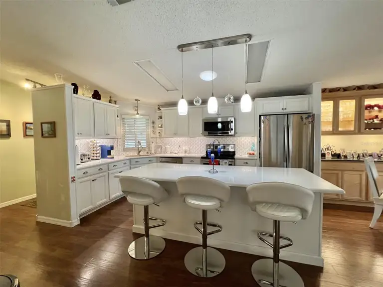 122 TAMARISK WAY — photo 3