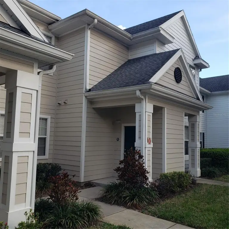 130 SOUTHERN PECAN CIR #202 — photo 2