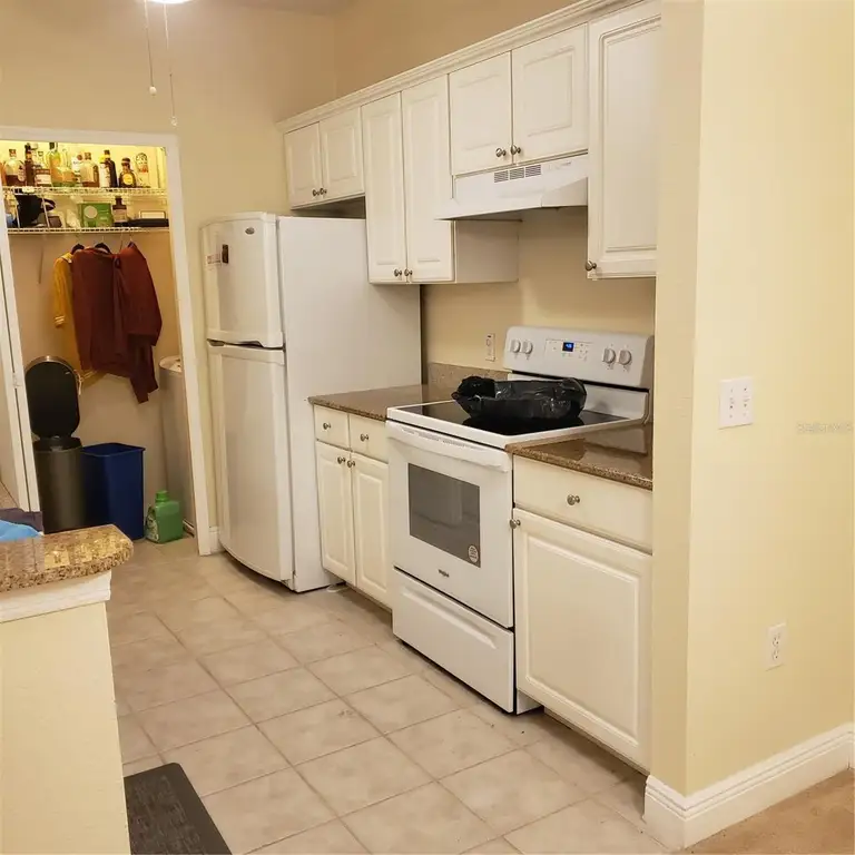 130 SOUTHERN PECAN CIR #202 — photo 3