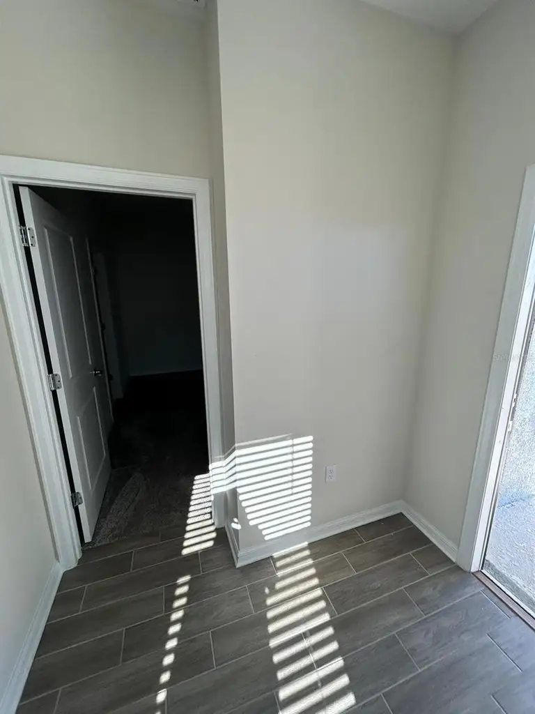 1392 VISCAYA COVE BLVD — photo 4