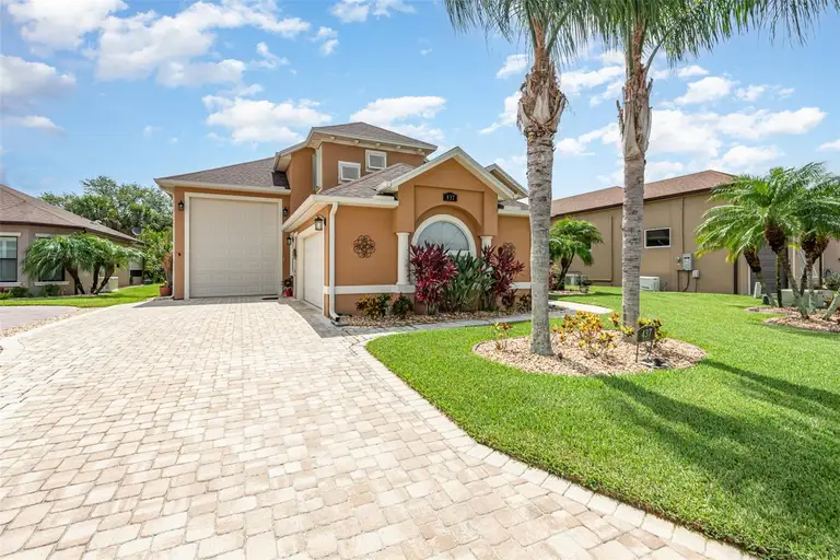 437 HARMONY LN