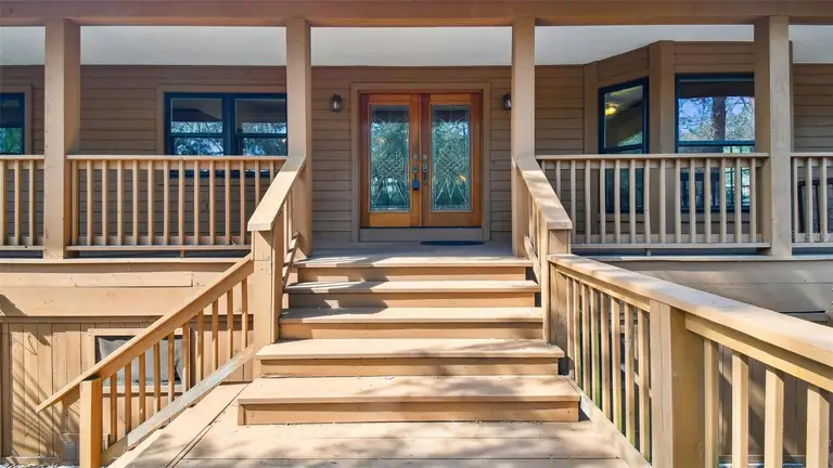 360 WELLINGTON AVE — photo 3