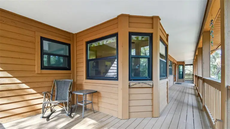 360 WELLINGTON AVE — photo 4