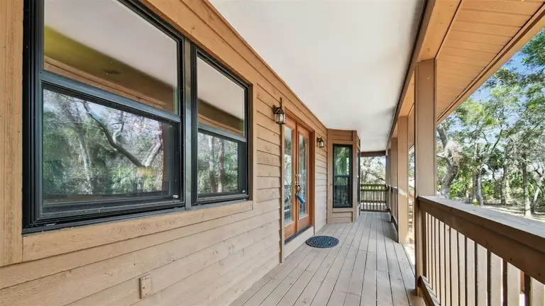 360 WELLINGTON AVE — photo 5
