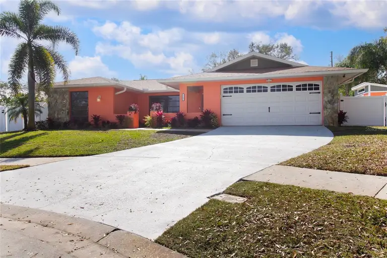 112 FOREST CIR — photo 2