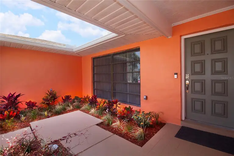 112 FOREST CIR — photo 3
