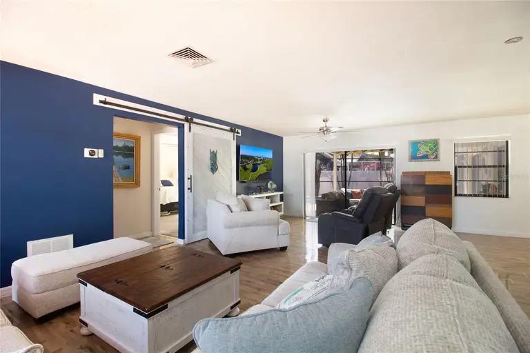112 FOREST CIR — photo 5