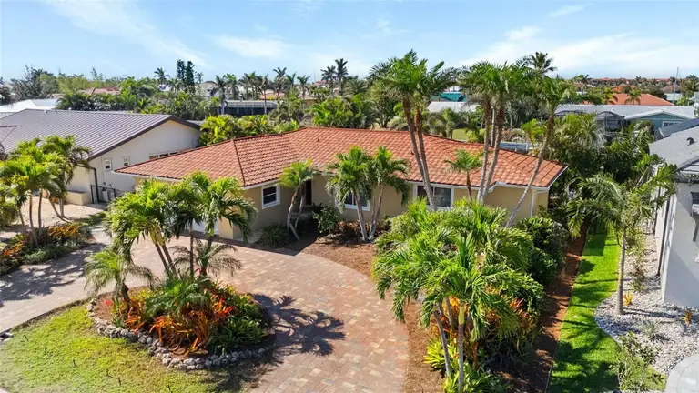 2284 PALM TREE DR — photo 2