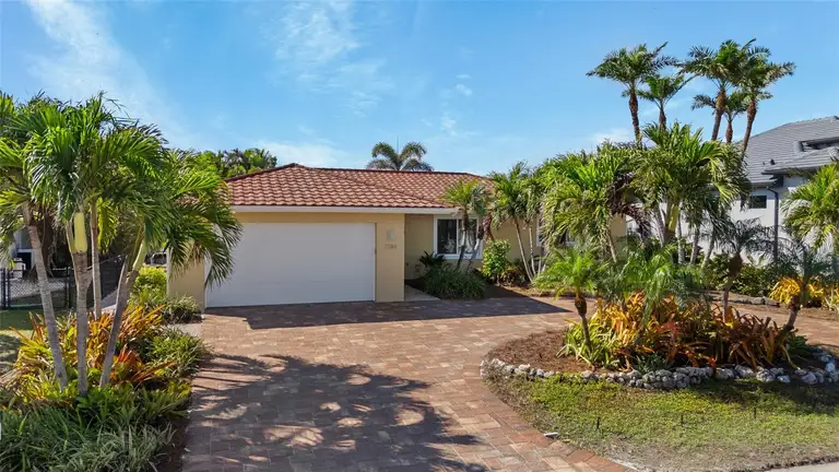 2284 PALM TREE DR — photo 3