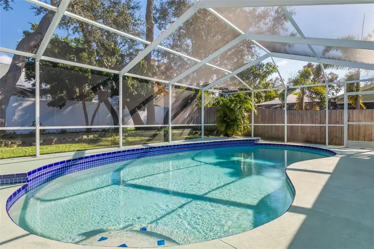 4137 SETON CIR — photo 3