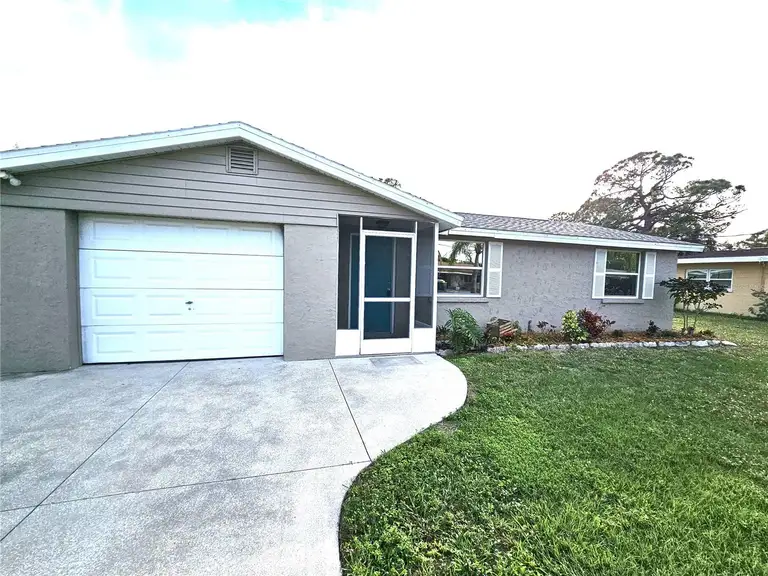 1585 DAVID PL