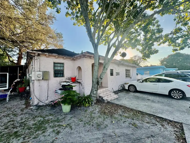 2380 NW 101ST ST — photo 2