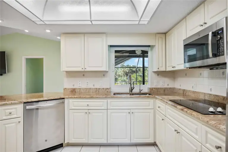 5694 HALE RD — photo 5