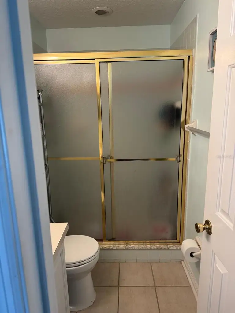 466 CLUB DR — photo 2