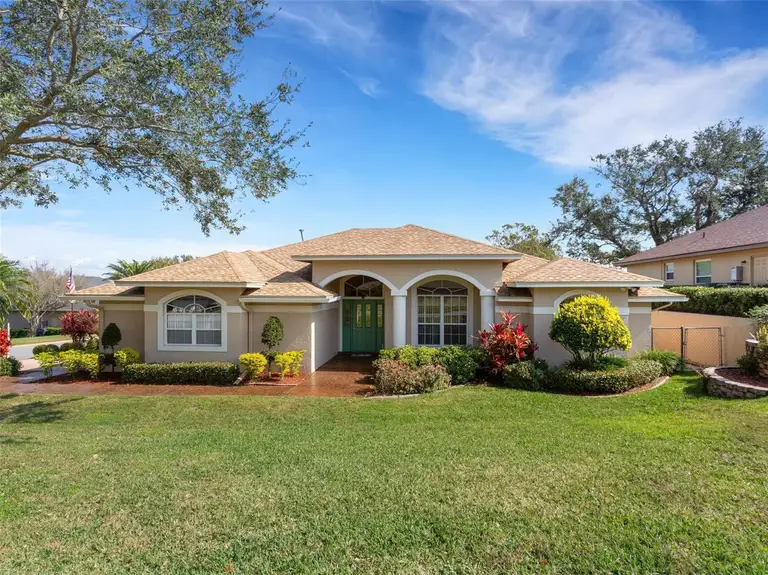 324 LAKE MARIAM BLVD
