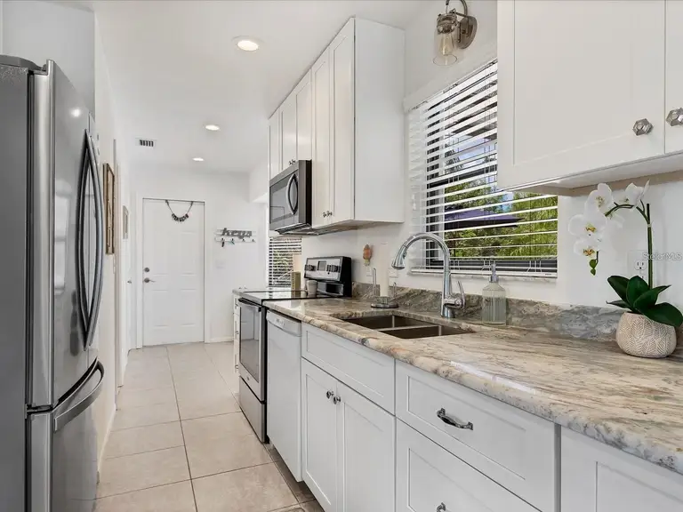 6397 ROSEWOOD DR — photo 3