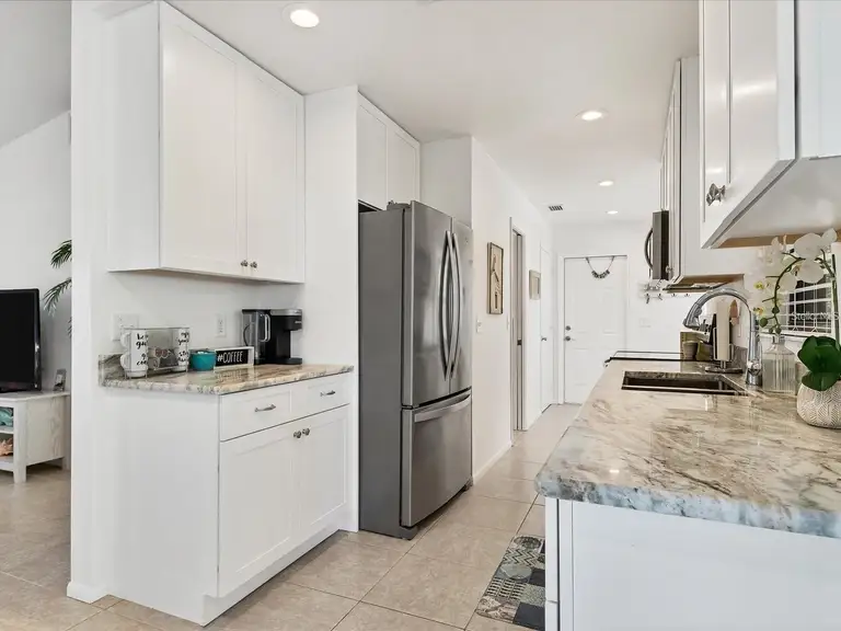 6397 ROSEWOOD DR — photo 4