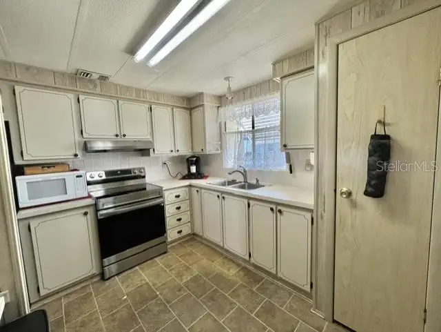 133 HIBISCUS WAY — photo 5