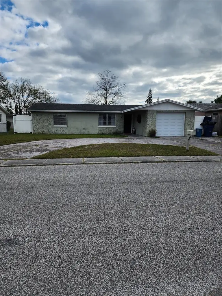 9240 STERLING LN
