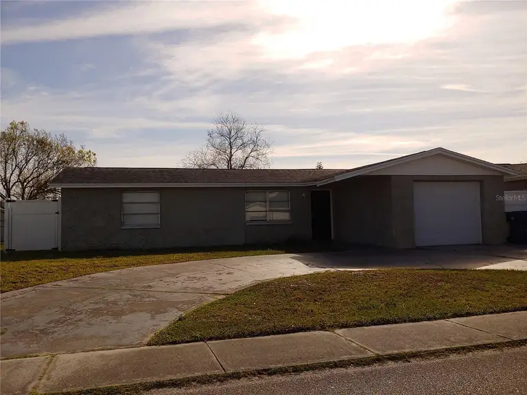 9240 STERLING LN — photo 2