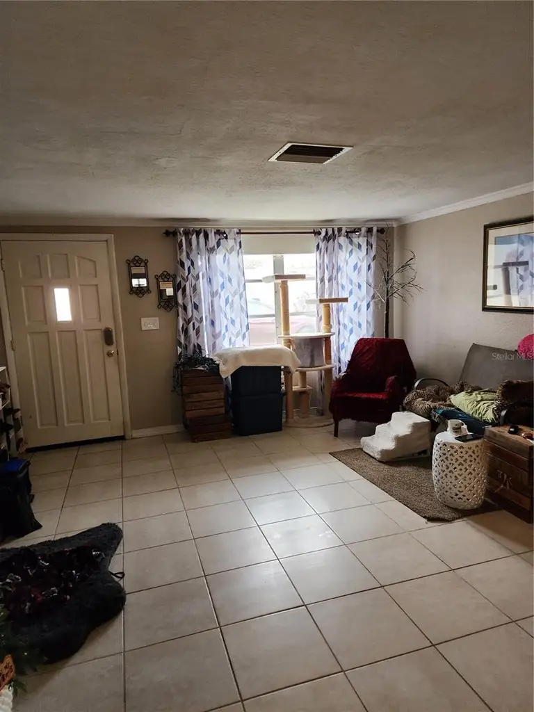 9240 STERLING LN — photo 3