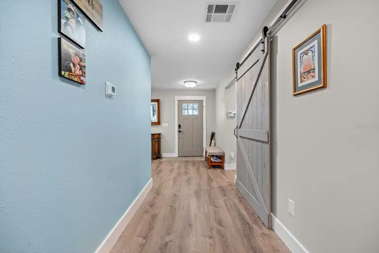 15 CLOVERDALE CT S — photo 3