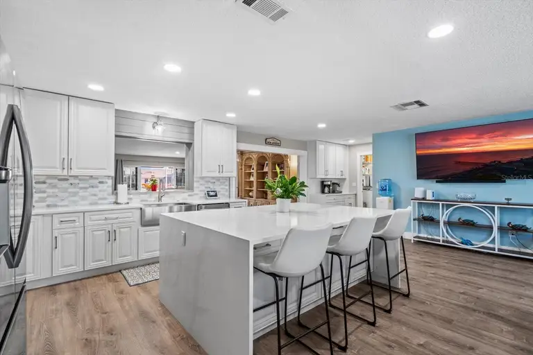15 CLOVERDALE CT S — photo 4