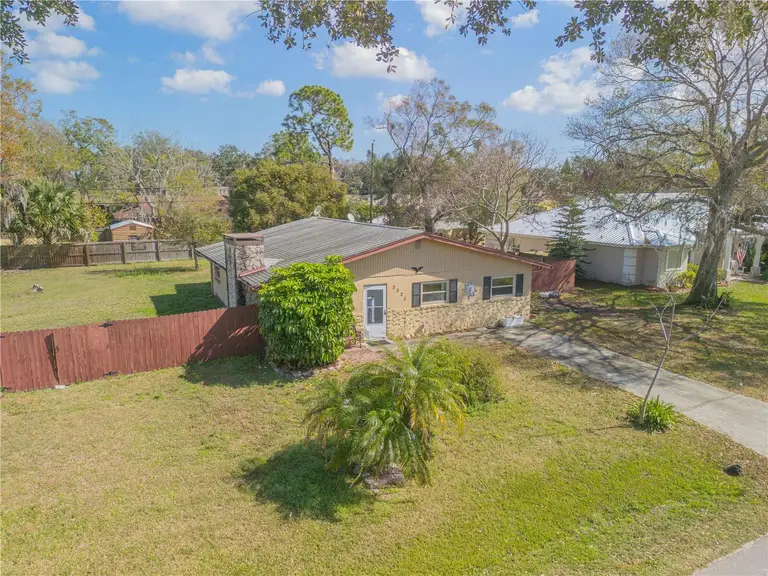 2323 QUEEN PALM DR — photo 2