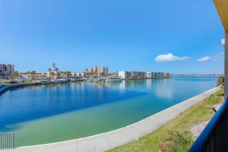 7420 BAY ISLAND DR S #281