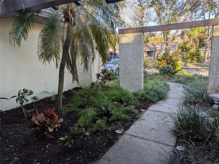728 CREEKSIDE LN — photo 4