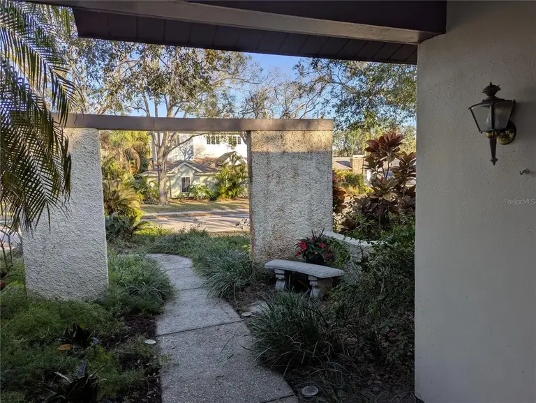 728 CREEKSIDE LN — photo 3