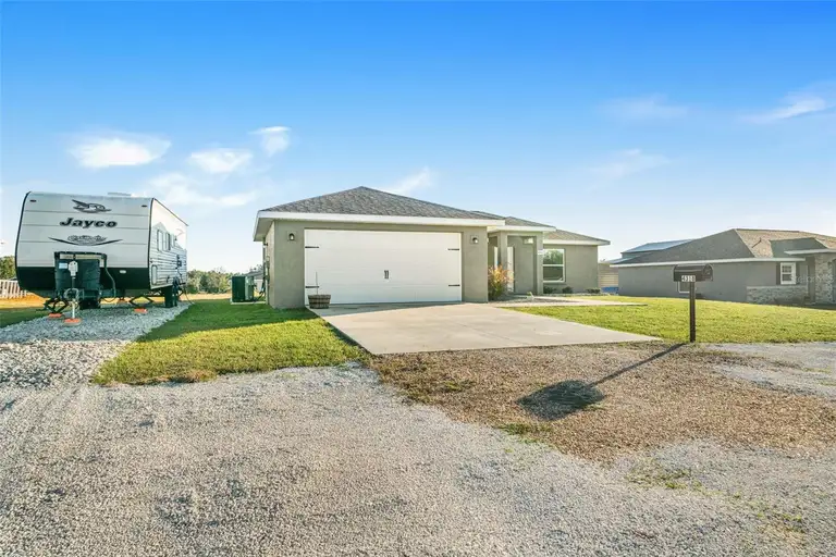 4318 E TAPER ST — photo 3