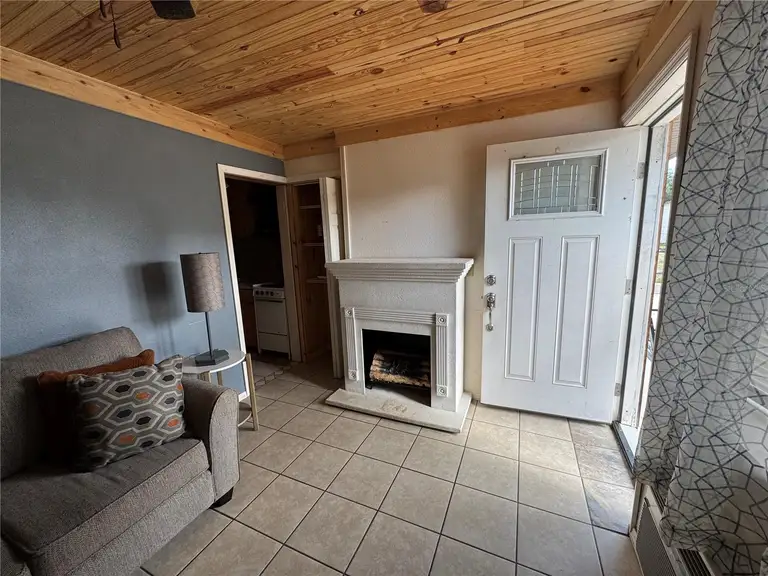 11649 E HWY 25 #APT 1 — photo 3