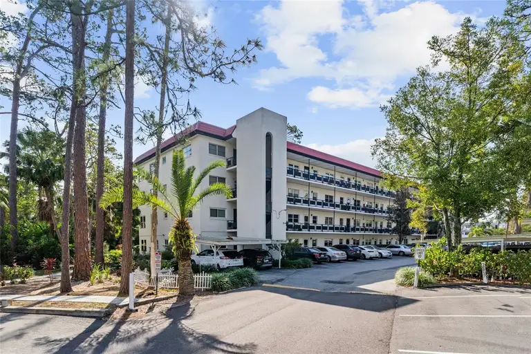 200 EL CAMINO DR #402