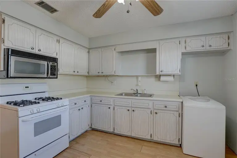 10116 TULIP ST N #10116 — photo 3