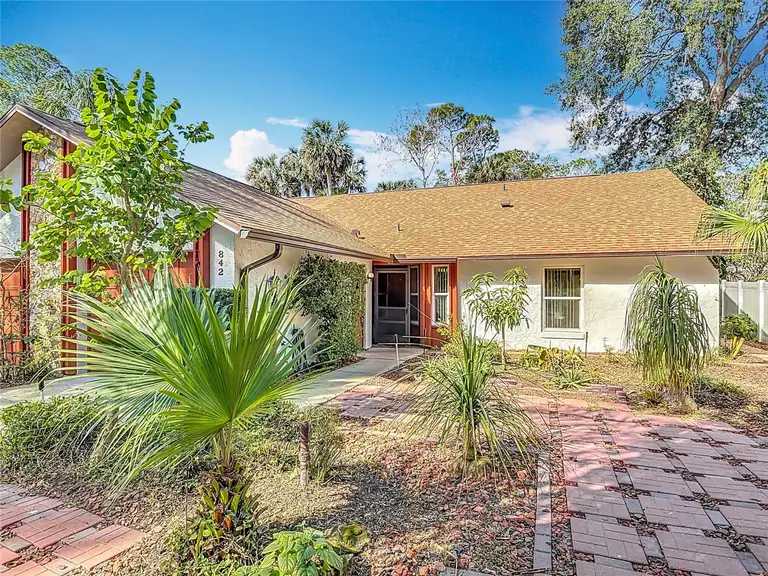 842 STONYBROOK CIR