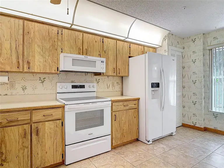 842 STONYBROOK CIR — photo 5