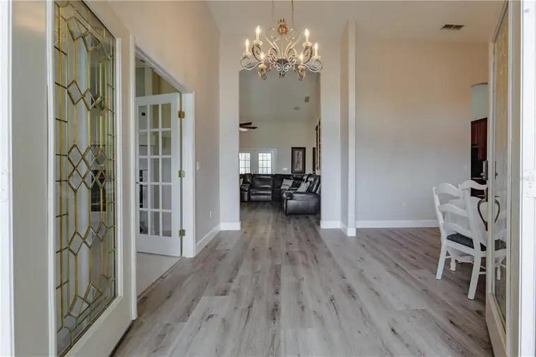 1120 CALDWELL AVE — photo 2