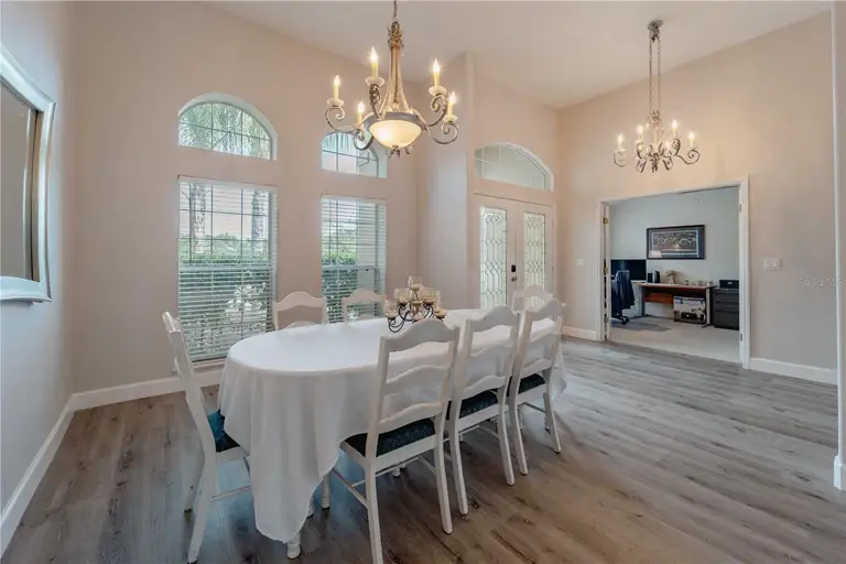 1120 CALDWELL AVE — photo 3