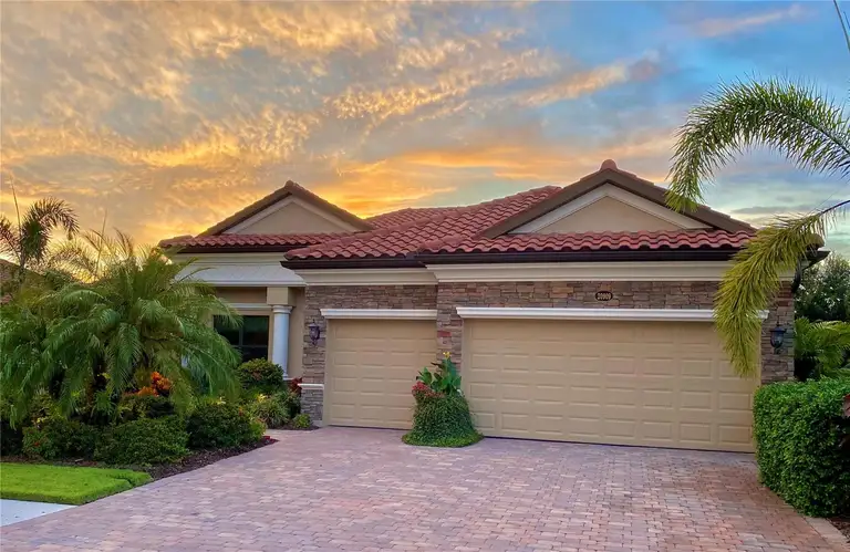 20909 LOGGIA CT
