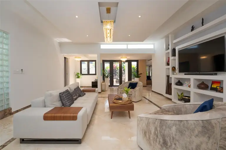 MM11 CALLE MIRAMAR — photo 2
