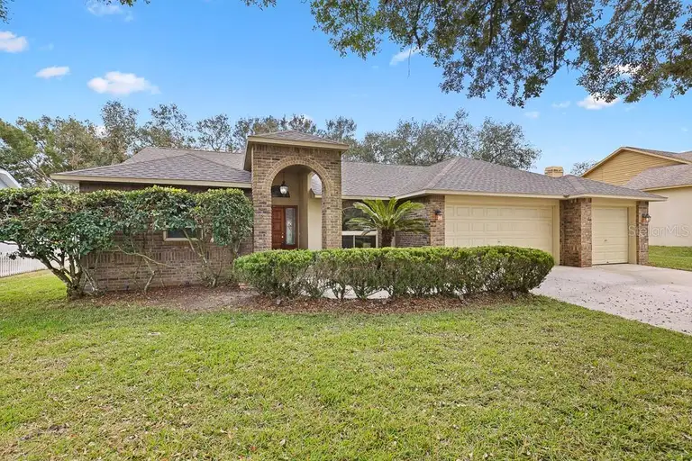 3917 APPLETREE DR